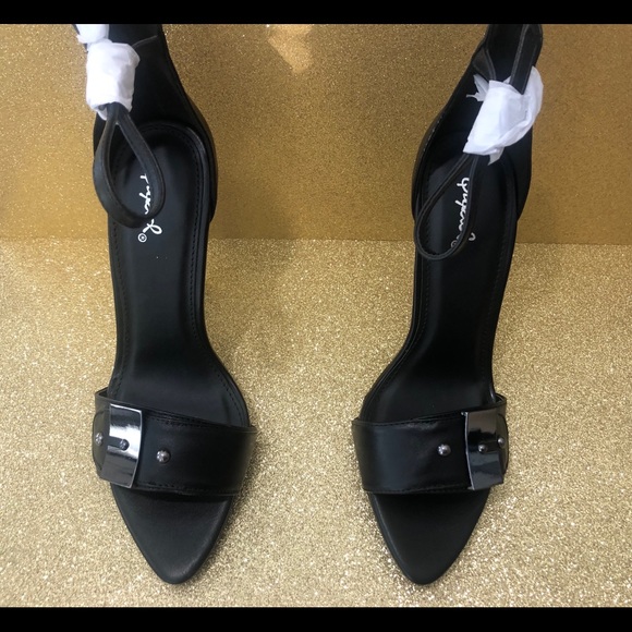 NWB Black Buckle Strap Peep Toe 🖤 - Picture 4 of 8